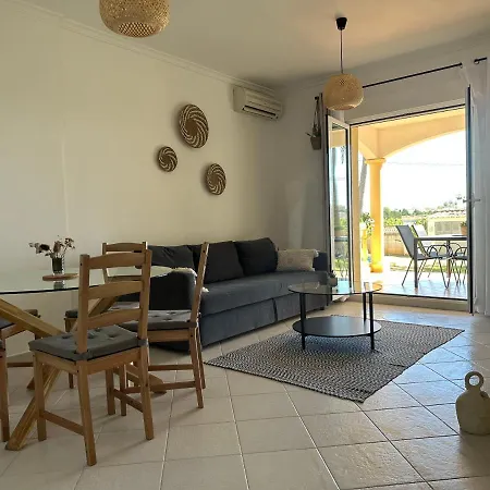 La Giralda Apartment *